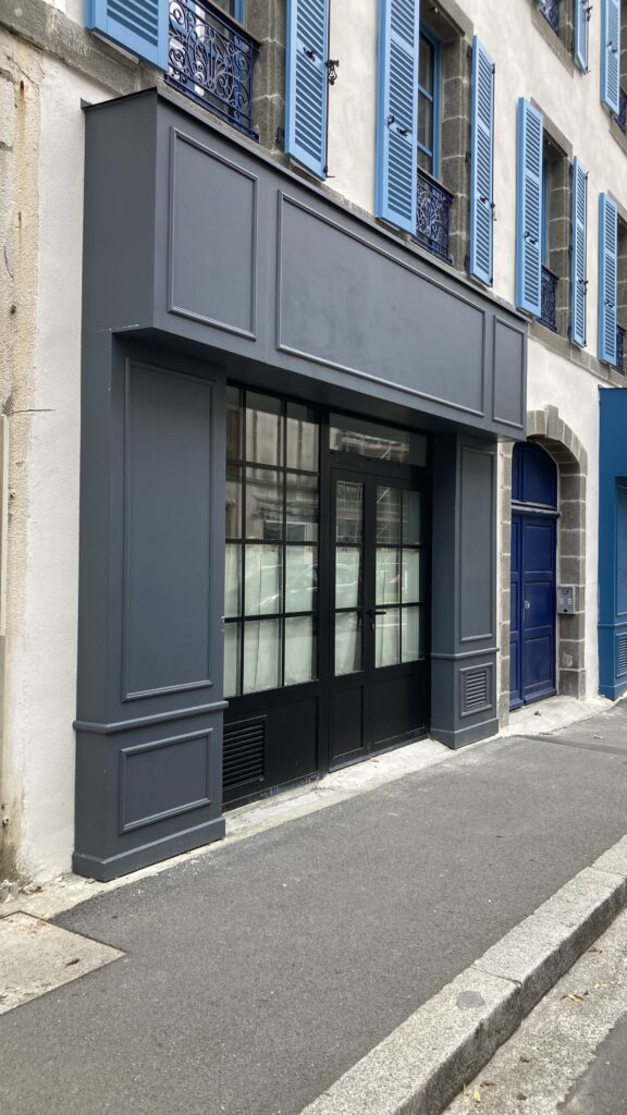 la boutique vue de la rue
